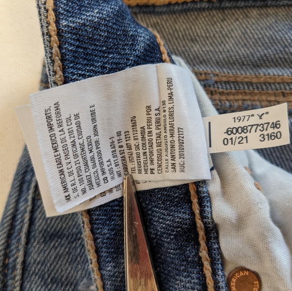 American Eagle Jeggings Women's Denim Jeans size 4 Distressed High Rise M-1 - Picture 3 of 11